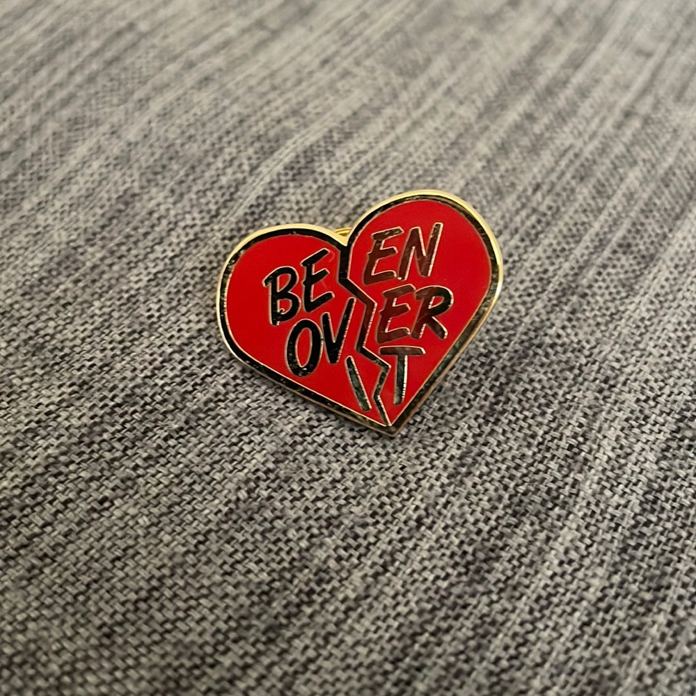 Lapel pin